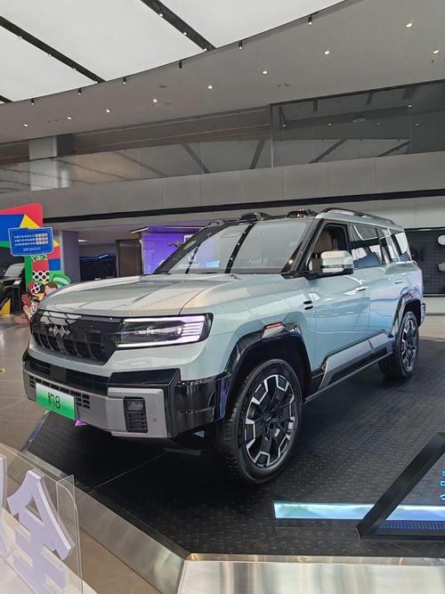 成都259比亚迪方程豹硬派越野的爆款，英菲尼迪35周年与你共成长